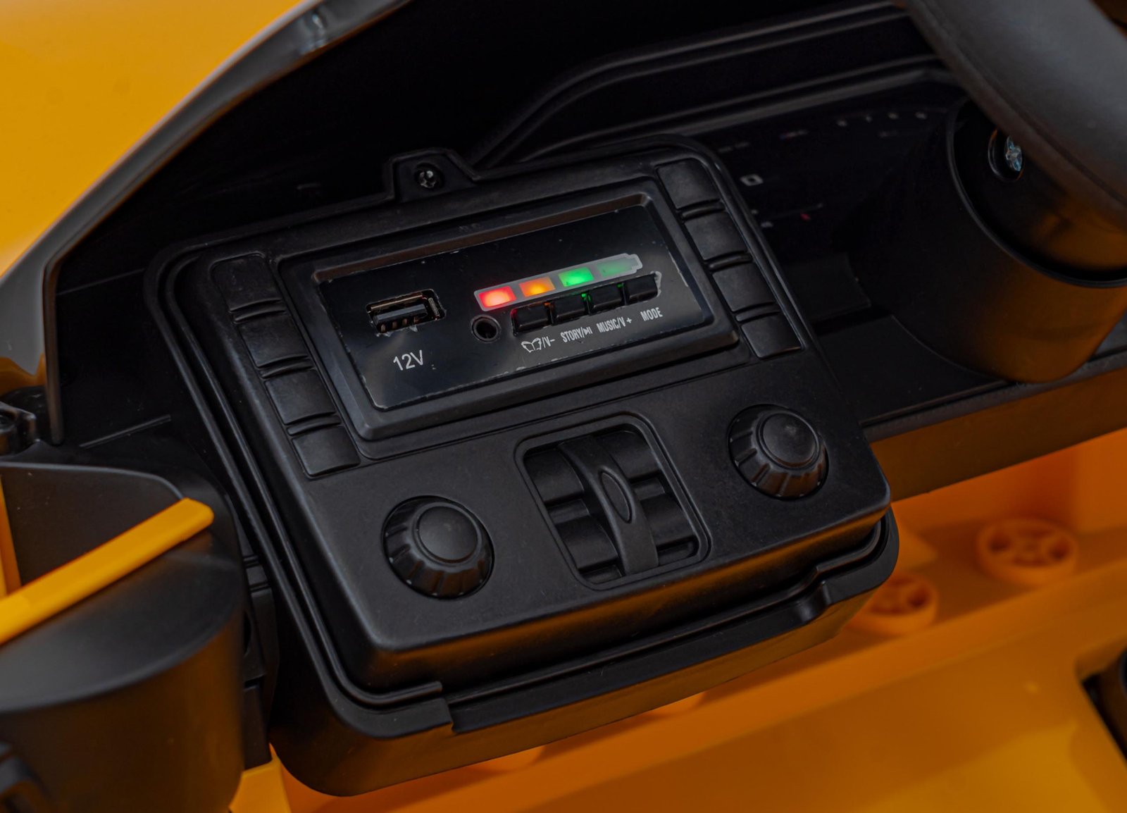 Лицензирана Акумулаторна Кола BMW M4 70W, 12V7Ah, R/C 2.4G - Image 15