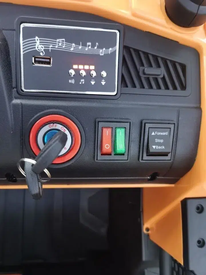 Детски Акумулаторен Камион BJ302, 80W, 12V/10Ah, EVA гуми, R/C 2.4 - Image 6