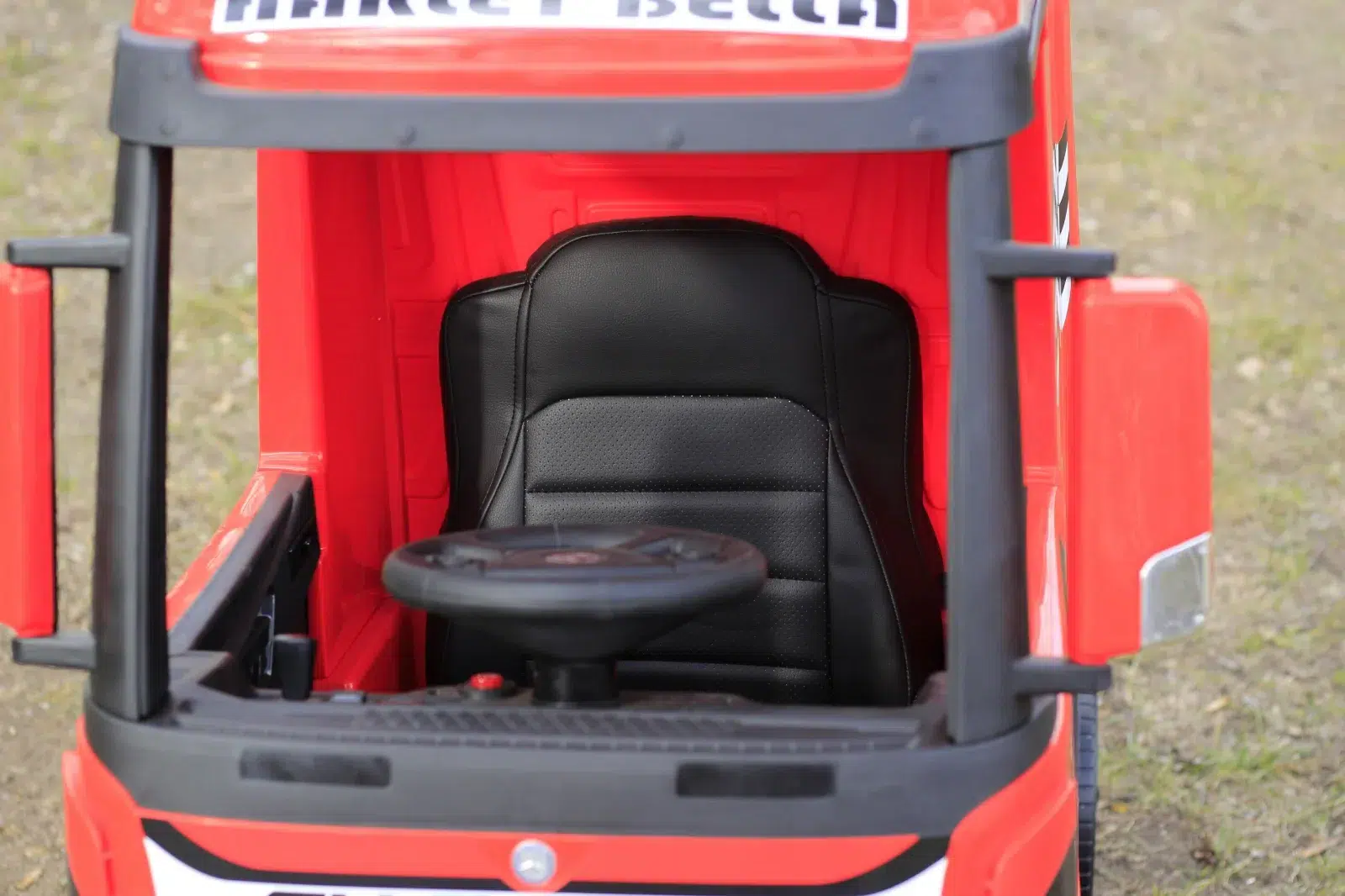 Лицензиран Акумулаторен Камион Mercedes ACTROS, 180W, 12V/14Ah, R/C 2.4, EVA гуми, 4х4 - Image 12