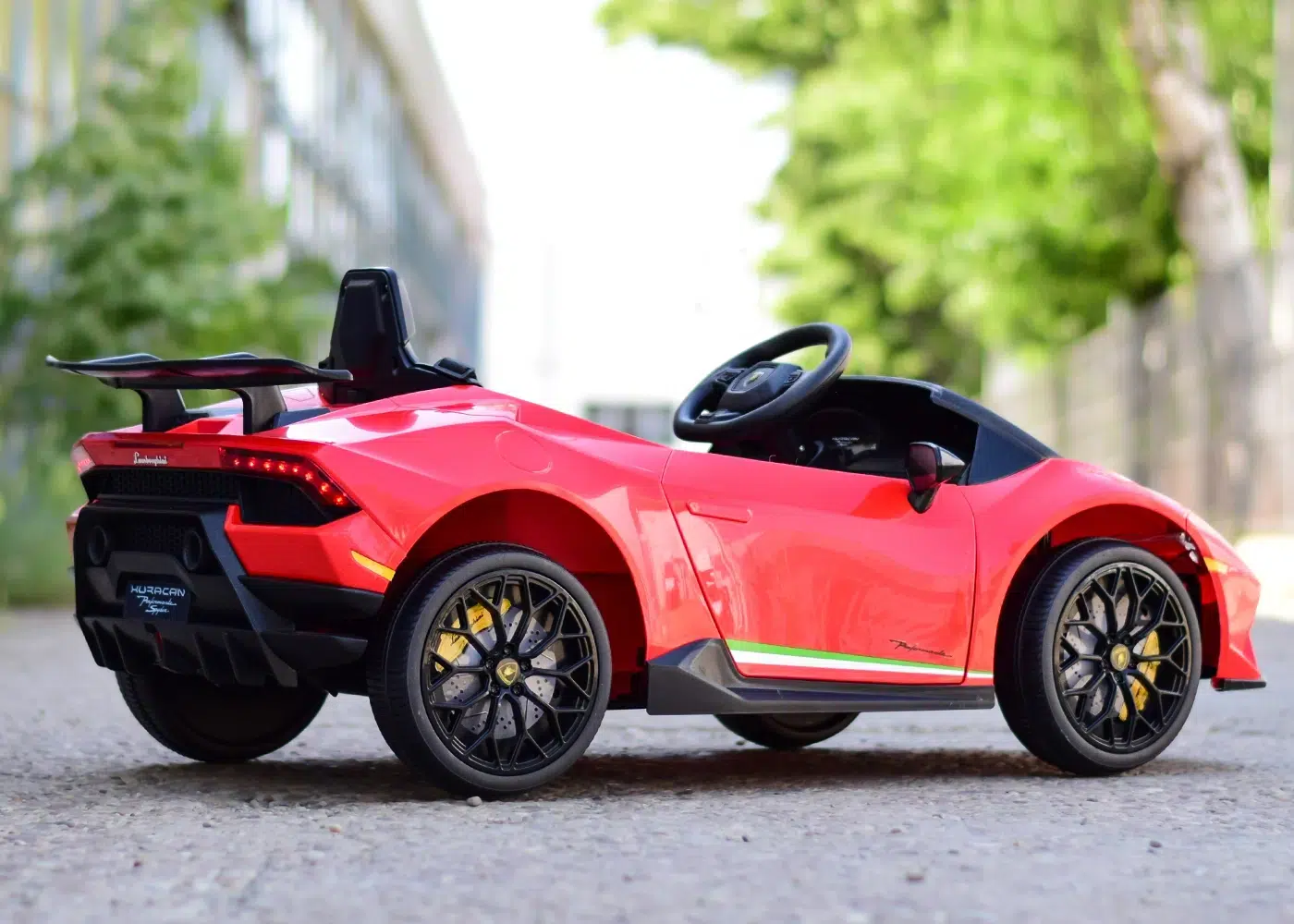 Лицензирана Акумулаторна Кола Lamborghini Huracan, 120W, 12V/4.5Ah, R/C 2.4G, EVA гуми, 4х4 - Image 4