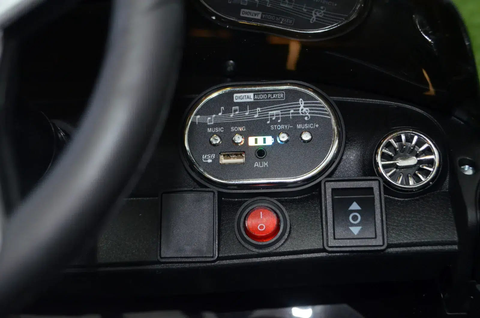 Лицензирана Акумулаторна Кола Mercedes CLS350, 50W, 12V/4.5Ah, EVA гуми, R/C 2.4G - Image 9