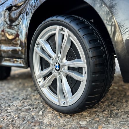 Лицензиран акумулаторен джип BMW X6M, 240W, 12V10Ah, R/C 2.4G, EVA гуми - Image 16