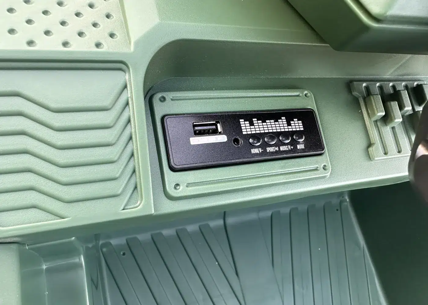 Детски Акумулаторен Танк Commander, 240W, 24V/12Ah, R/C 2.4 - Image 15