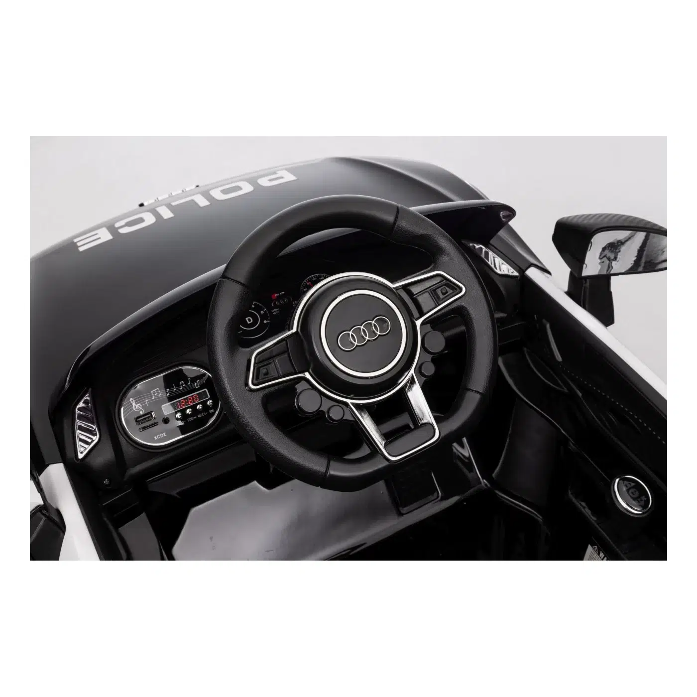 Лицензирана Акумулаторна Кола Audi R8, 70W, 12V4,5Ah, R/C 2.4, EVA гуми - Image 10