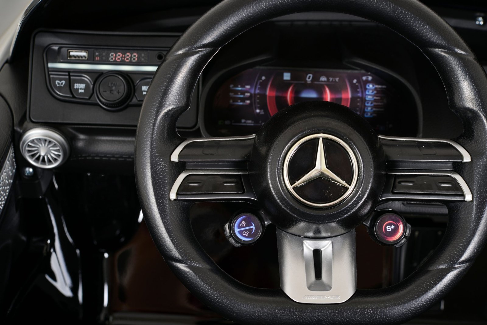 Лицензирана Акумулаторна Кола Mercedes-Benz SL63 2026, 12V7AH, EVA гуми, R/C 2.4G - Image 9