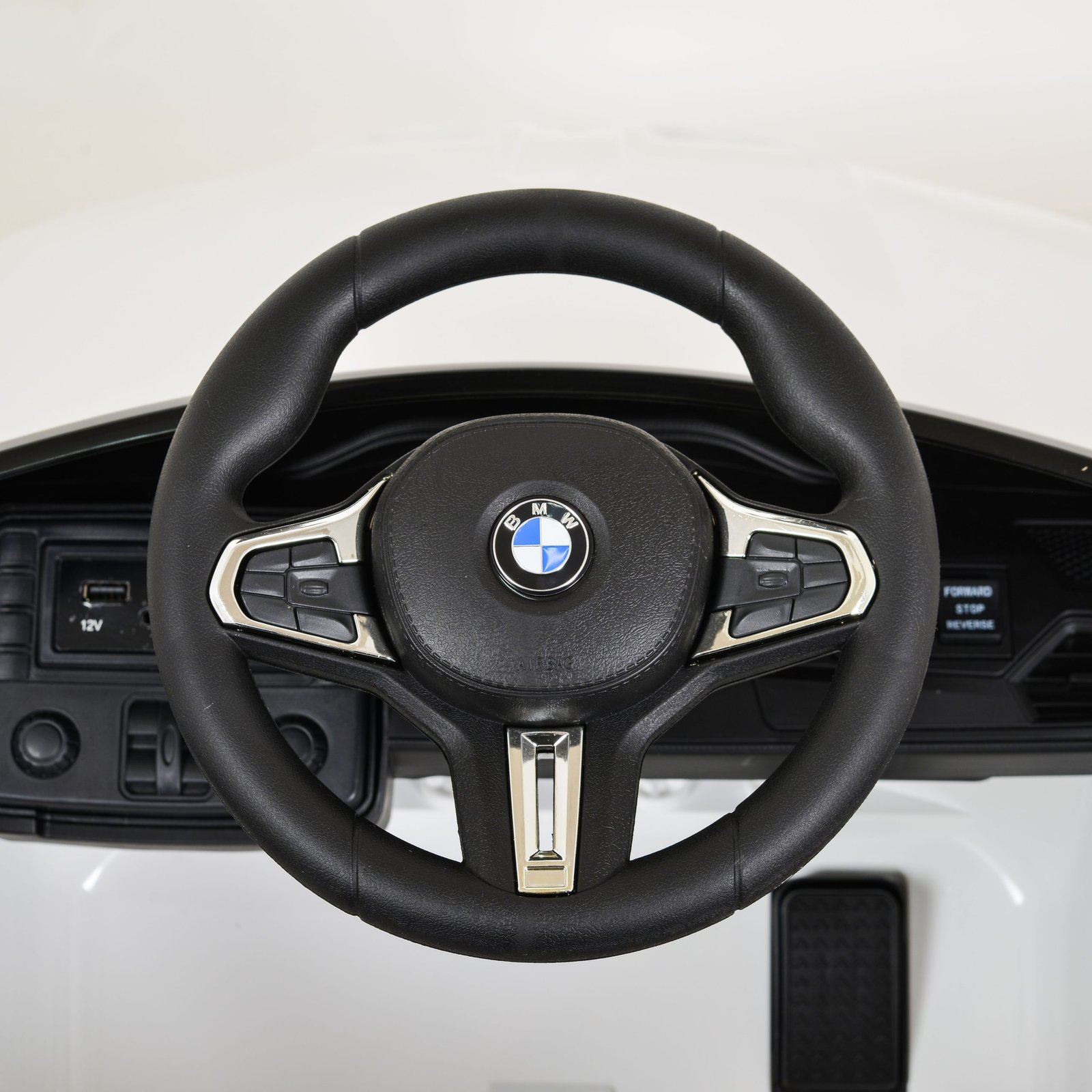 Лицензирана Акумулаторна Кола BMW M4 2026, 110W, 12V7Ah, R/C 2,4 G, EVA гуми под наем - Image 9