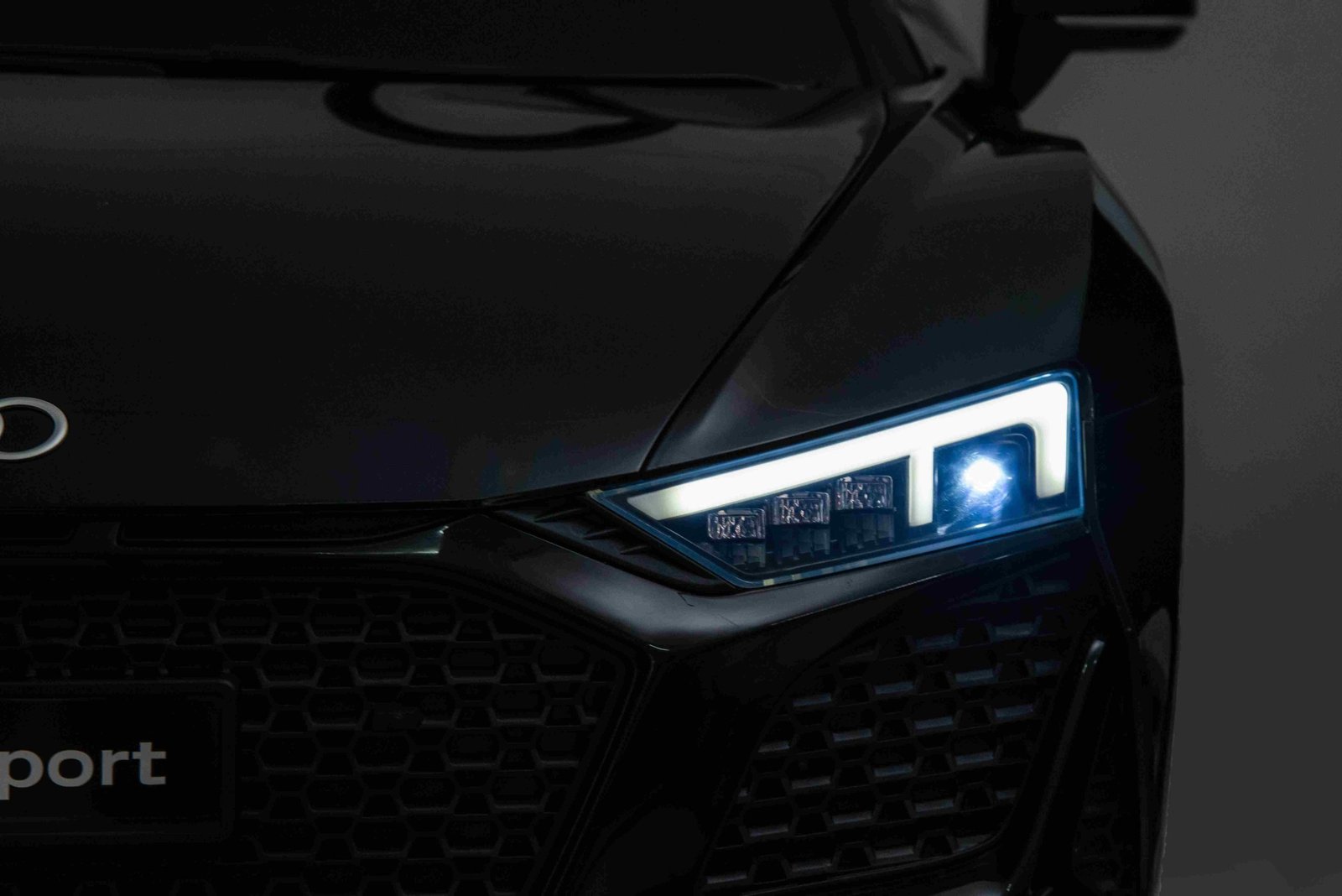 Лицензирана Акумулаторна Кола Audi R8 Premium, 200W, 24V/14Ah, Помпещи гуми - Image 17