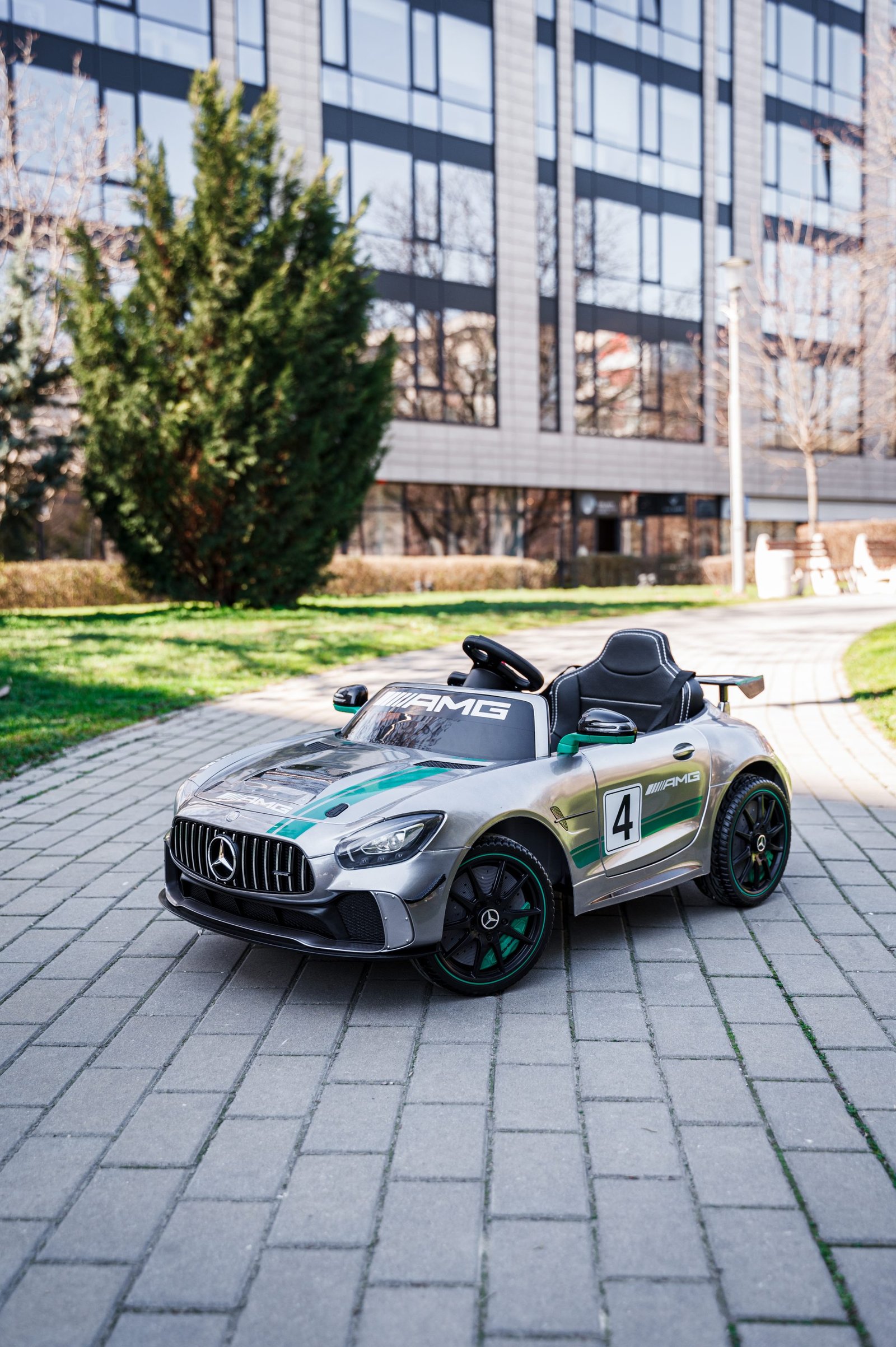 Лицензирана Акумулаторна Кола Mercedes GT4 EVO, 100W, 12V/7Ah, EVA гуми, R/C 2.4 - Image 4