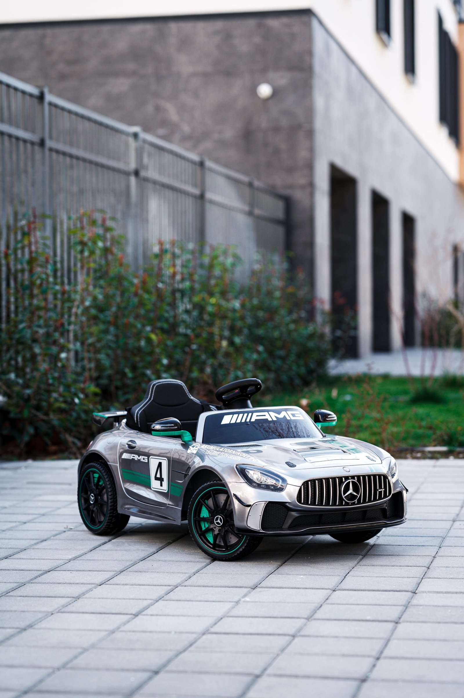 Лицензирана Акумулаторна Кола Mercedes GT4 EVO, 100W, 12V/7Ah, EVA гуми, R/C 2.4 - Image 2
