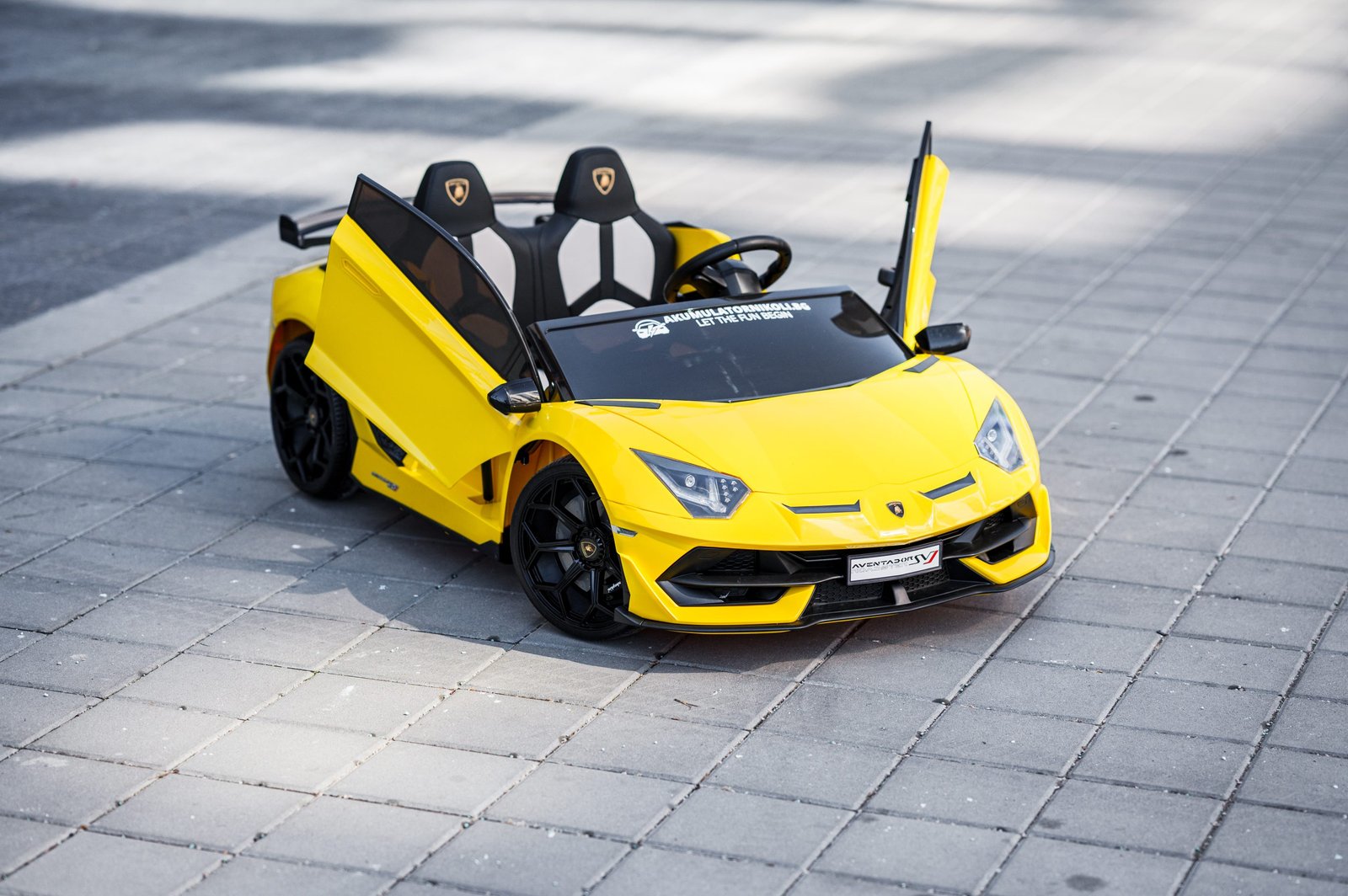 Лицензирана акумулаторна кола Lamborghini Aventador 2026, 24V7AH, 600W, R/C 2.4 G, EVA гуми под наем - Image 2