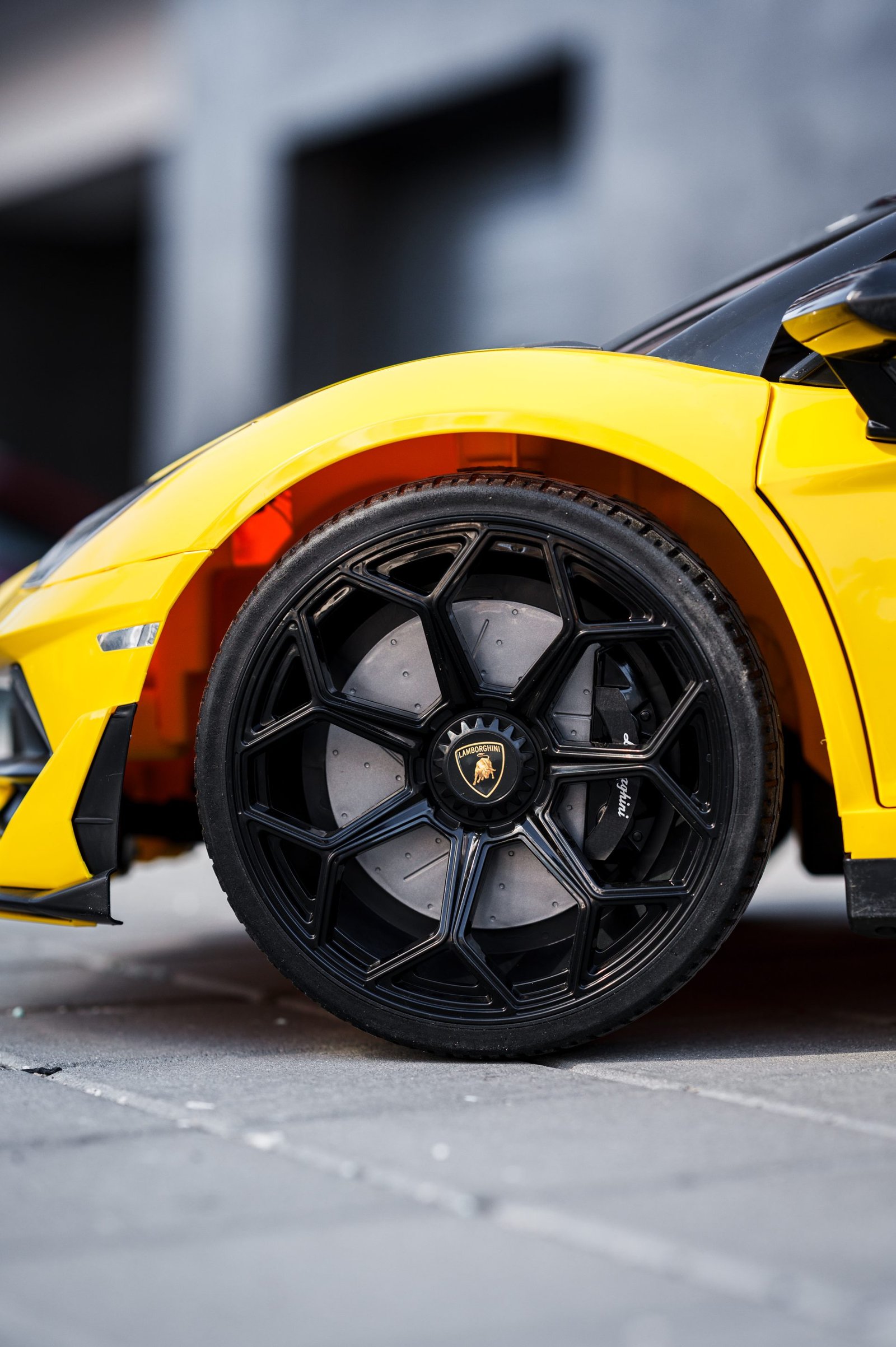 Лицензирана акумулаторна кола Lamborghini Aventador 2026, 24V7AH, 600W, R/C 2.4 G, EVA гуми под наем - Image 8