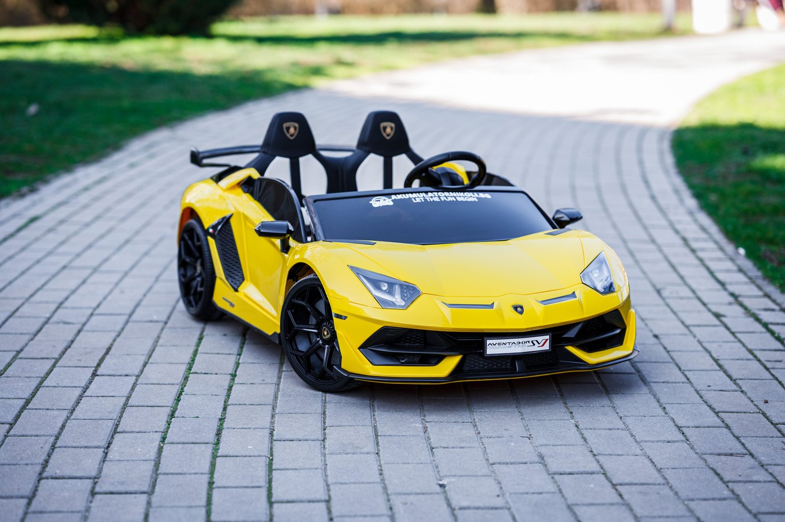 Лицензирана акумулаторна кола Lamborghini Aventador 2026, 24V7AH, 600W, R/C 2.4 G, EVA гуми под наем - Image 5