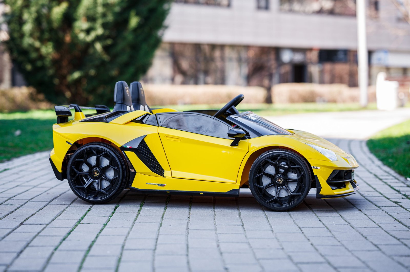 Лицензирана акумулаторна кола Lamborghini Aventador 2026, 24V7AH, 600W, R/C 2.4 G, EVA гуми под наем - Image 4