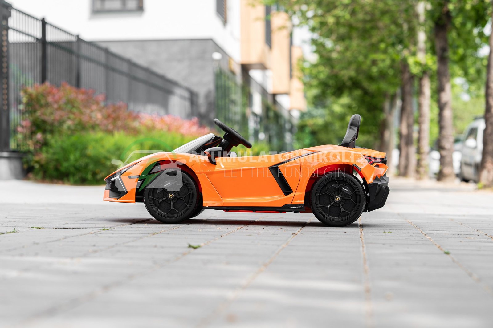 Лицензирана Акумулаторна Кола Lamborghini Revuelto 2025, 4x4, 200W, 12V/7AH, R/C 2,4G, EVA Гуми - Image 7