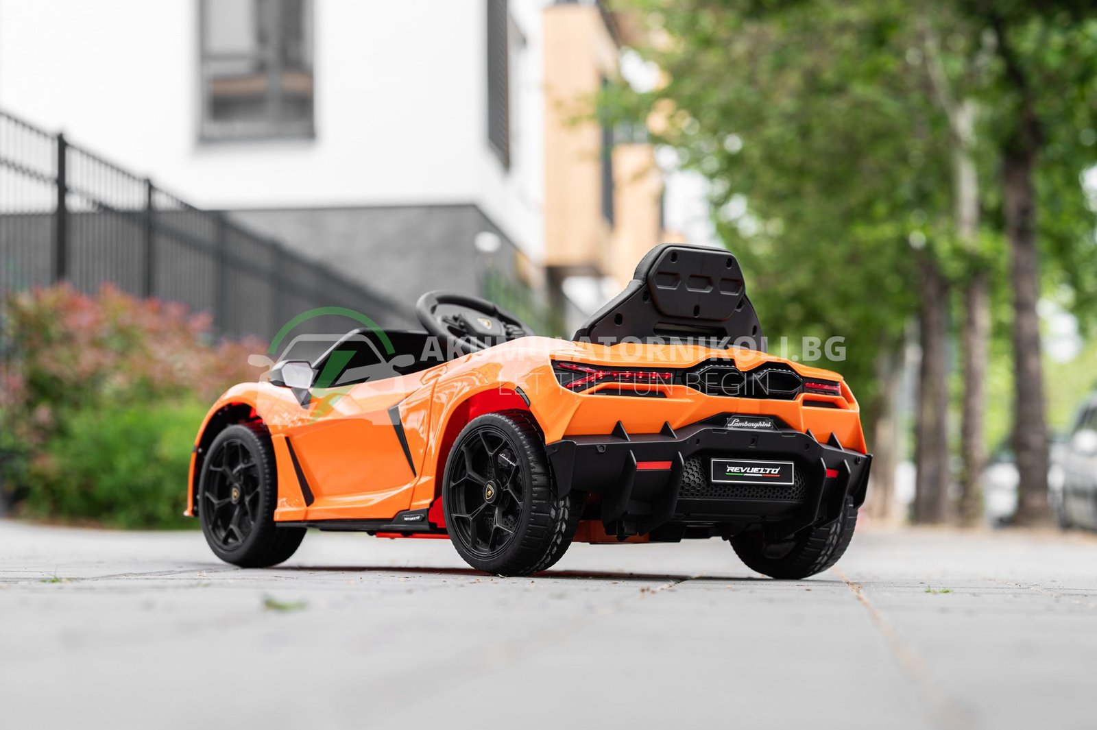 Лицензирана Акумулаторна Кола Lamborghini Revuelto 2025, 4x4, 200W, 12V/7AH, R/C 2,4G, EVA Гуми - Image 12