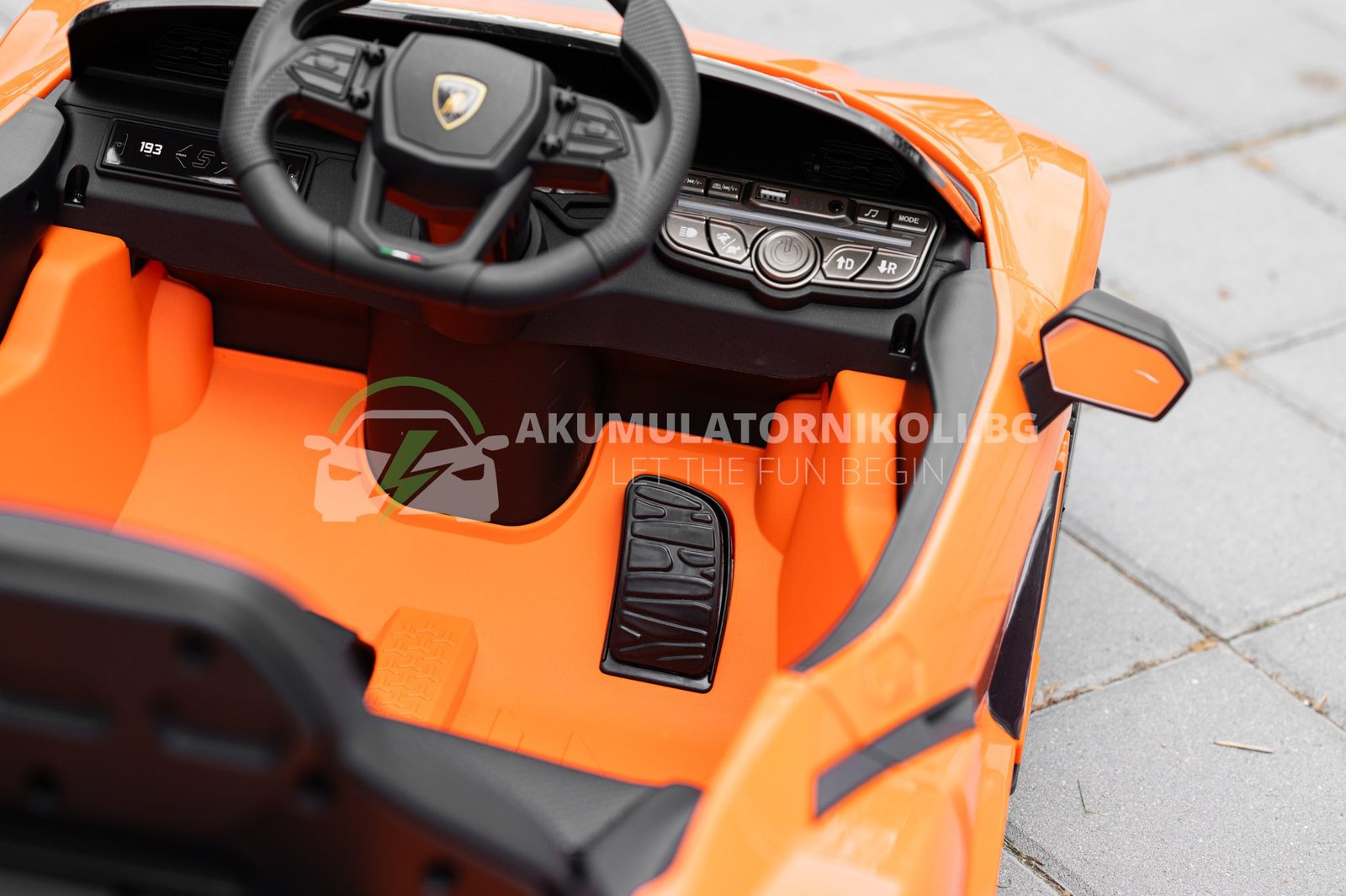 Лицензирана Акумулаторна Кола Lamborghini Revuelto 2025, 4x4, 200W, 12V/7AH, R/C 2,4G, EVA Гуми - Image 17