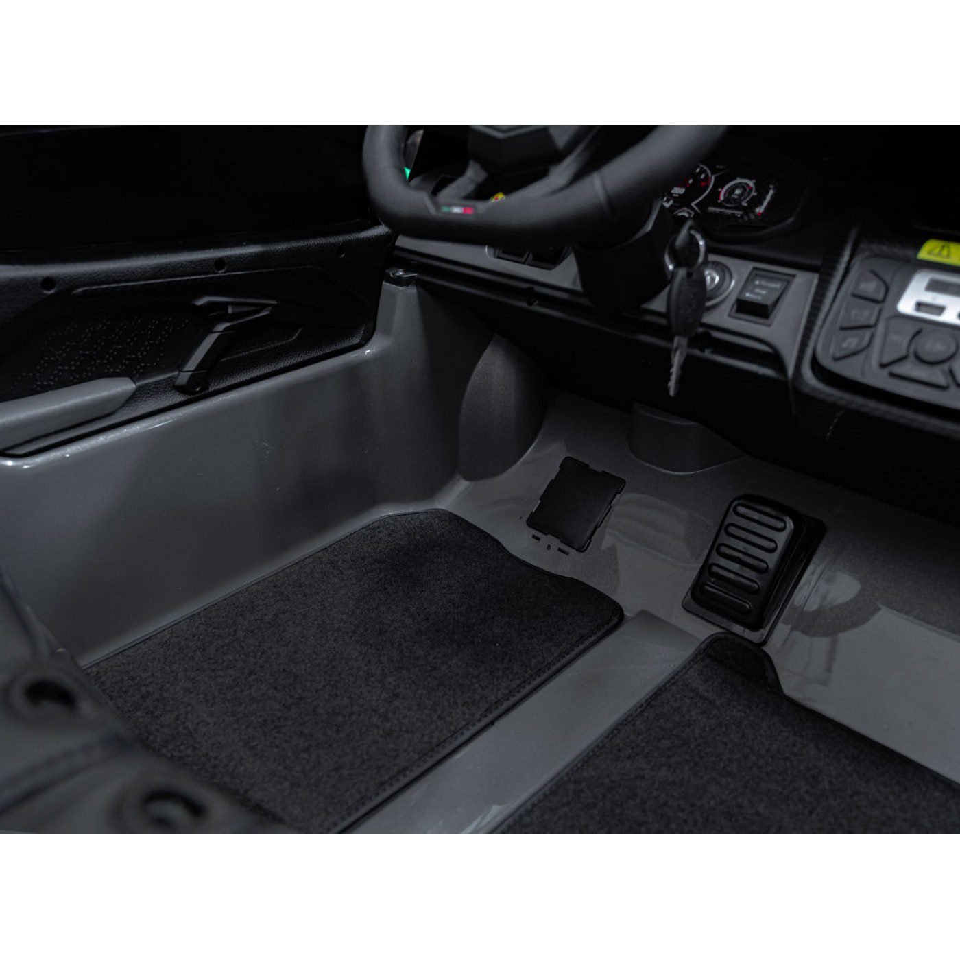 Лицензирана акумулаторна кола Lamborghini Revuelto XL, MP3, 4х4, 24V7AH, 800W, EVA гуми - Image 24