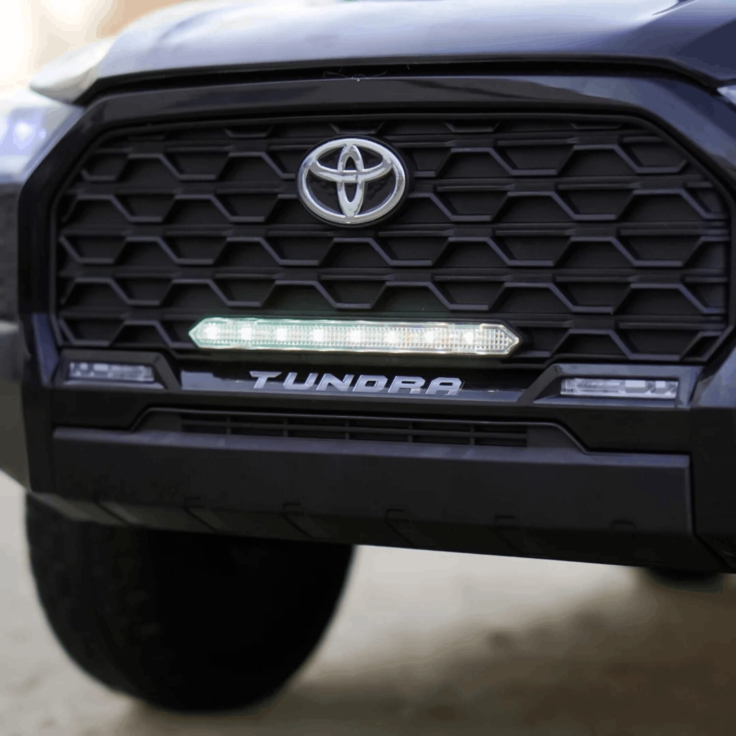 Лицензиран Акумулаторен Джип Toyota Tundra, 12V/7Ah, 80W, EVA гуми, R/C 2.4G - Image 2