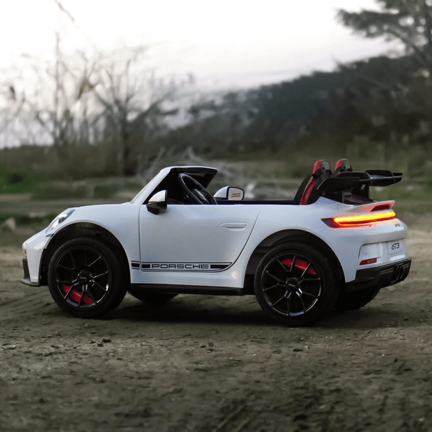 Лицензирана акумулаторна кола Porsche 911 2026, GT3, 24V14Ah, 400W, Надуваеми Гуми, Безчеткови мотори - Image 5